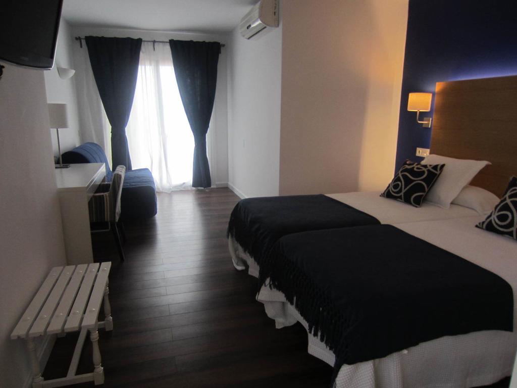 Hotel Llorca Platja de l'Almadrava Phòng bức ảnh