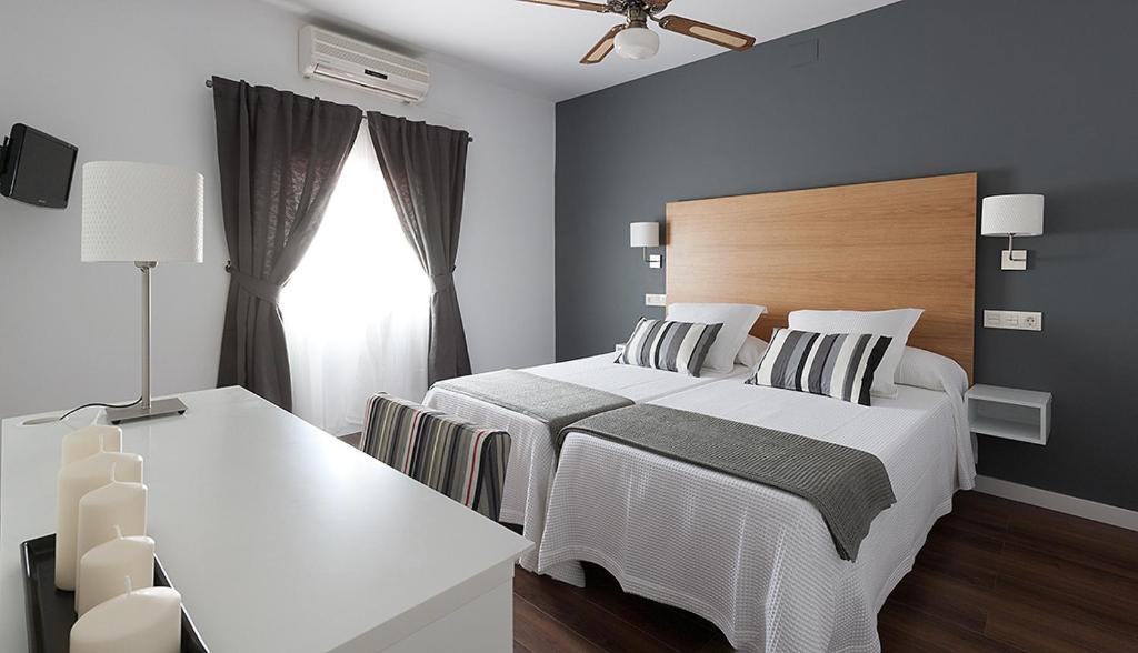 Hotel Llorca Platja de l'Almadrava Phòng bức ảnh